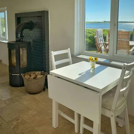Sommerhus Kun 10 Meter Fra Egen Strand Σπίτι διακοπών *